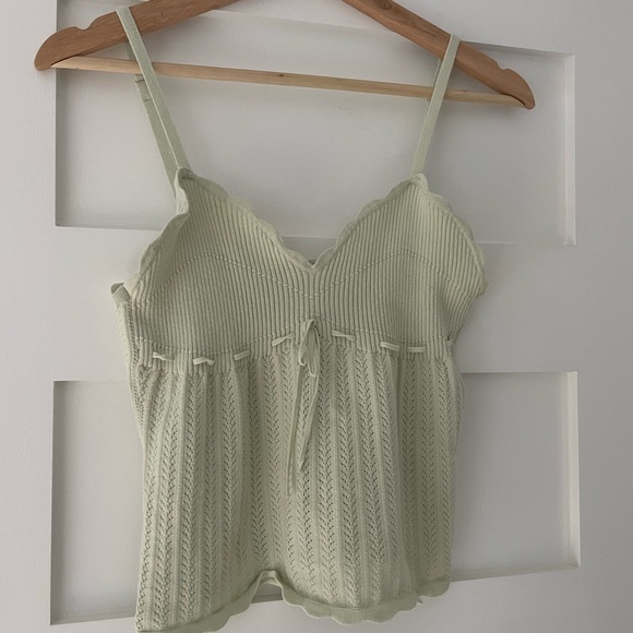 Light green Aritzia Solo Tank - Sold out - Picture 2 of 3
